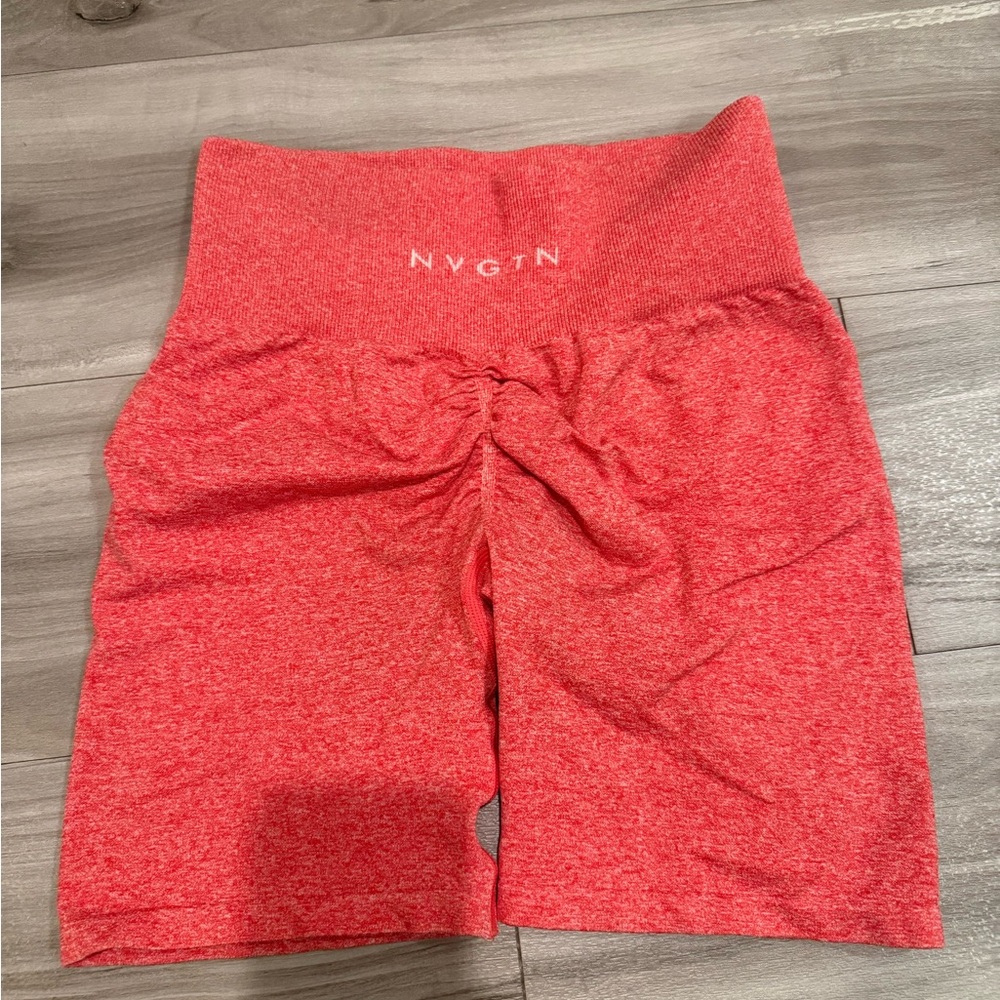 NVGTN Scrunch Seamless Shorts - S - Candy Apple Color
